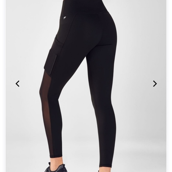 Fabletics Powerhold Mesh Pocket 7/8 Leggings Black XS 25” - Picture 3 of 17